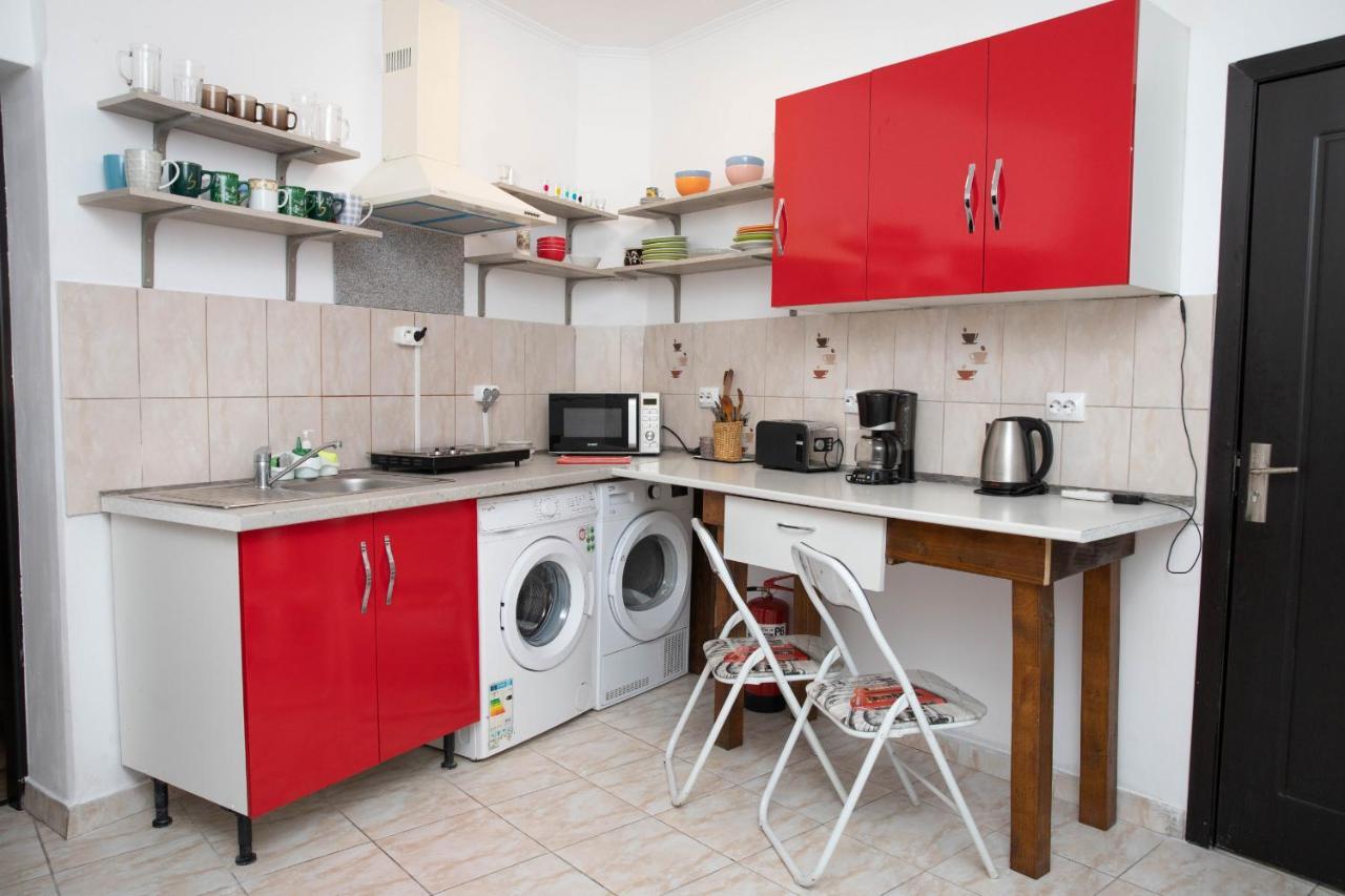 Cosy Apartment In City Centre Oradea Exterior foto